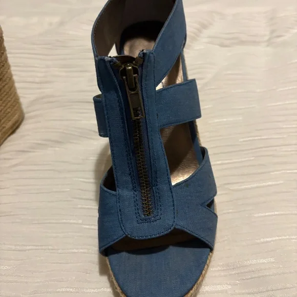 Moda Blue Wedge Sandals - Picture 2 of 7